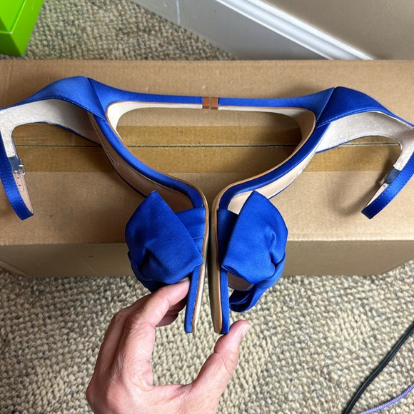 NWOT • Steve Madden • Women's Trusty Heeled Sandal 💙 Blue Satin 💙 Size 8.5 - Picture 4 of 17